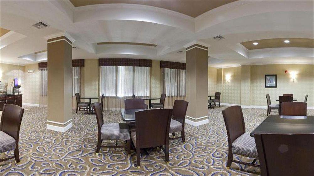 Holiday Inn Express - Andalusia By Ihg Εξωτερικό φωτογραφία