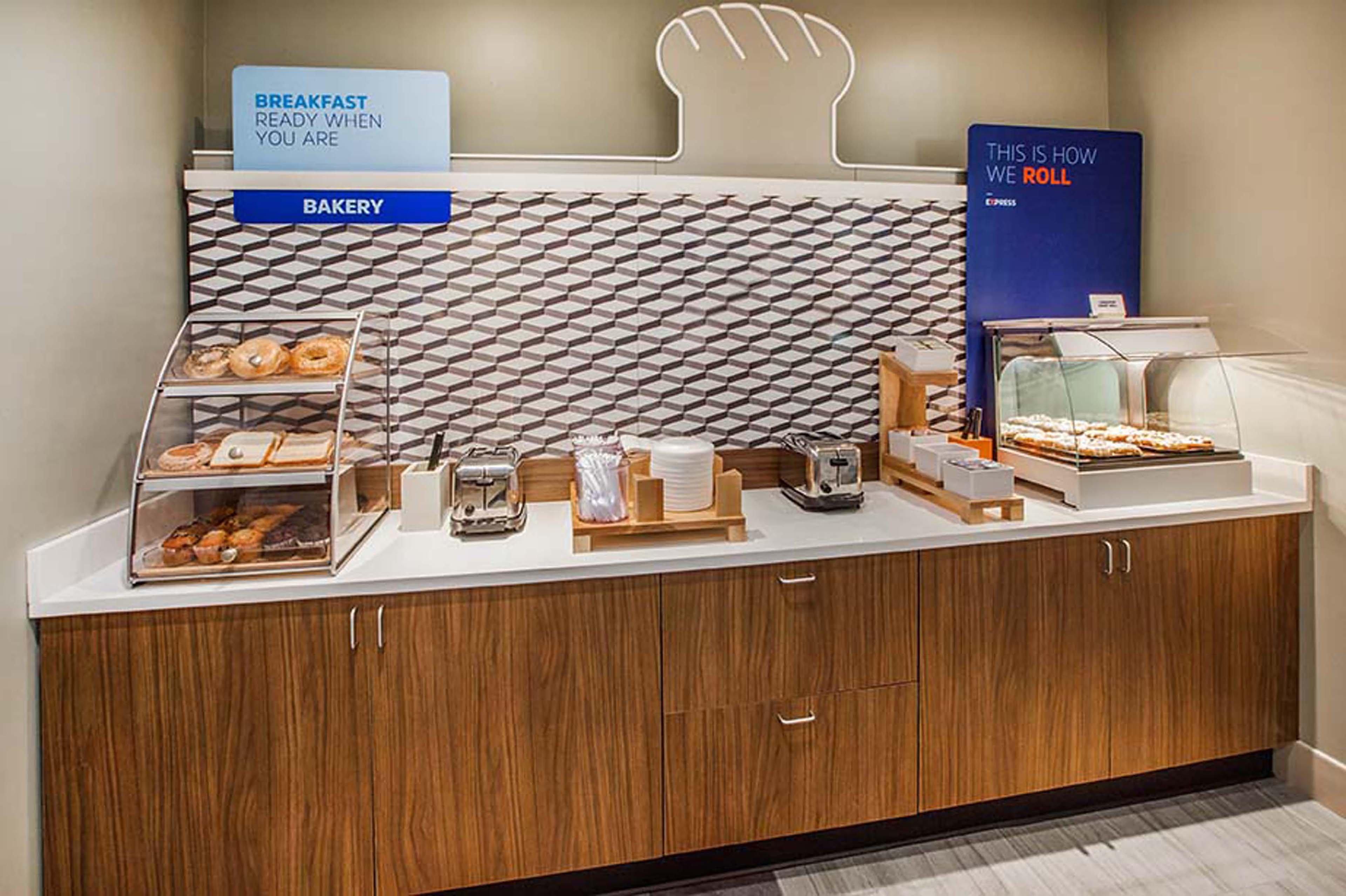 Holiday Inn Express - Andalusia By Ihg Εξωτερικό φωτογραφία